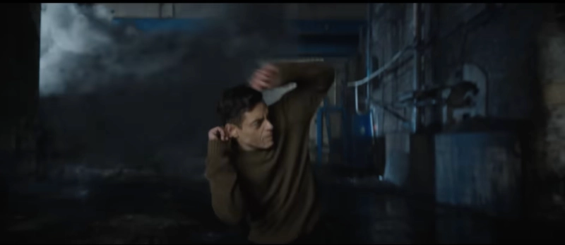 📷 Immagine tratta dal film “The Amateur” (Operazione Vendetta), © 2024 20th Century Studios – uso a scopo di commento educativo.